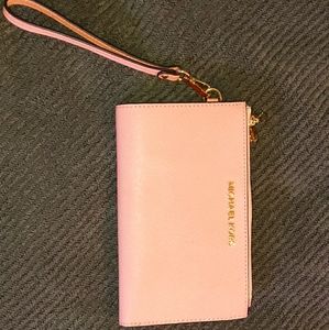 Michael kors clutch wallet with cellphone holder